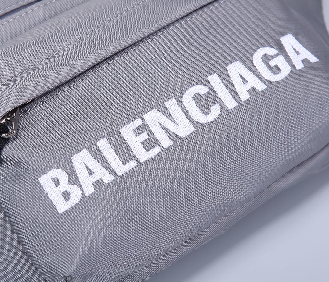 超スーパーコピー後払い国内発送 Balenciaga バレンシアガ バッグ 実物の写真 N品代引き対応送料無料安全必ず届く信用できるサイト