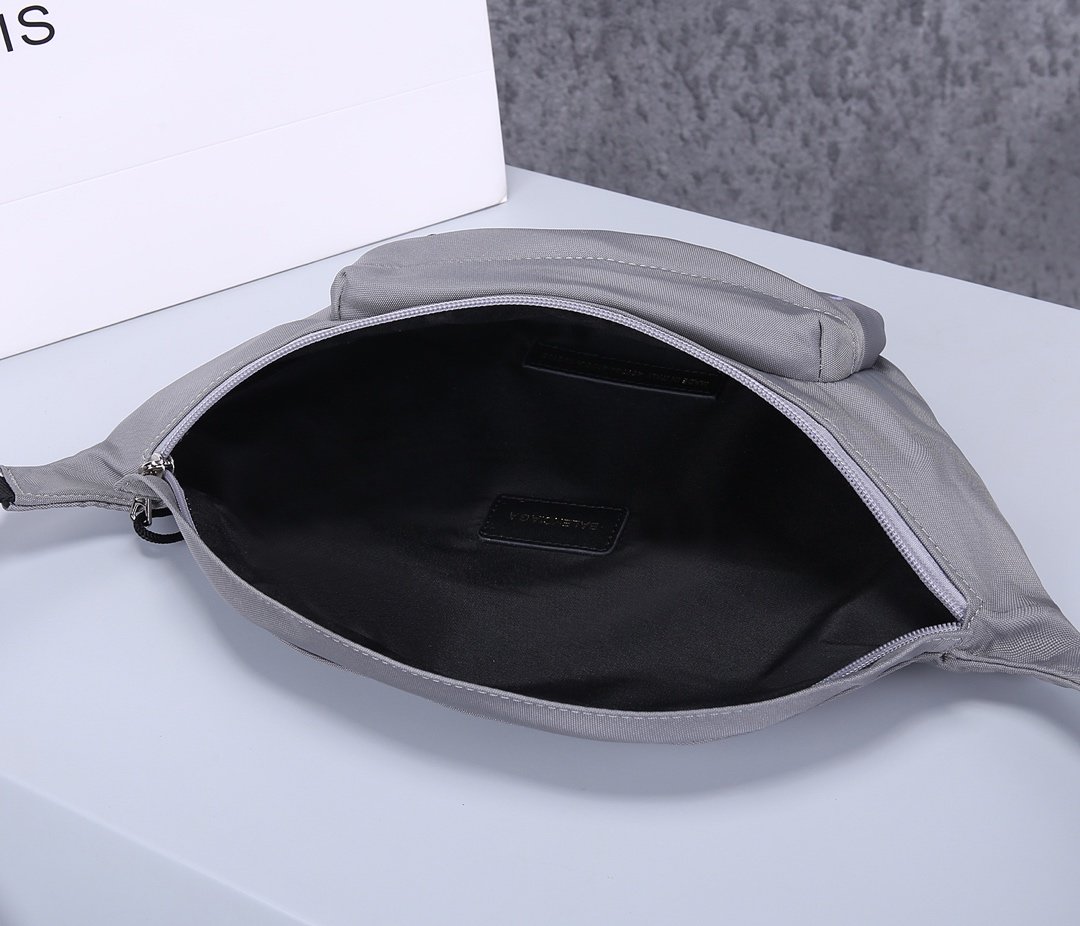 超スーパーコピー後払い国内発送 Balenciaga バレンシアガ バッグ 実物の写真 N品代引き対応送料無料安全必ず届く信用できるサイト