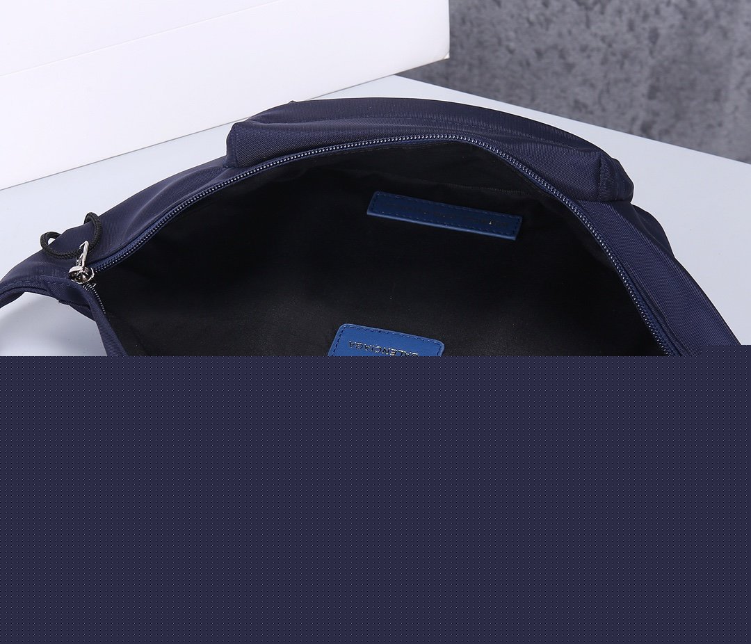 超スーパーコピー後払い国内発送 Balenciaga バレンシアガ バッグ 実物の写真 N品代引き対応送料無料安全必ず届く信用できるサイト