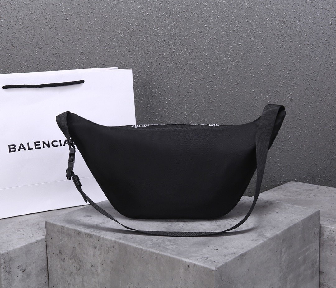 超スーパーコピー後払い国内発送 Balenciaga バレンシアガ バッグ 実物の写真 N品代引き対応送料無料安全必ず届く信用できるサイト