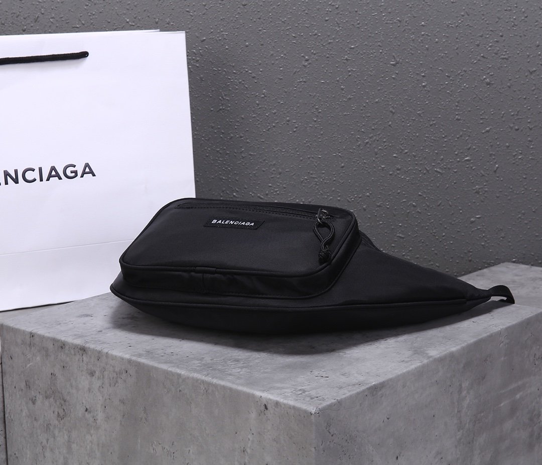 超スーパーコピー後払い国内発送 Balenciaga バレンシアガ バッグ 実物の写真 N品代引き対応送料無料安全必ず届く信用できるサイト