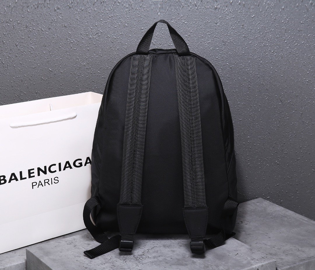 超スーパーコピー後払い国内発送 Balenciaga バレンシアガ バッグ 実物の写真 N品代引き対応送料無料安全必ず届く信用できるサイト