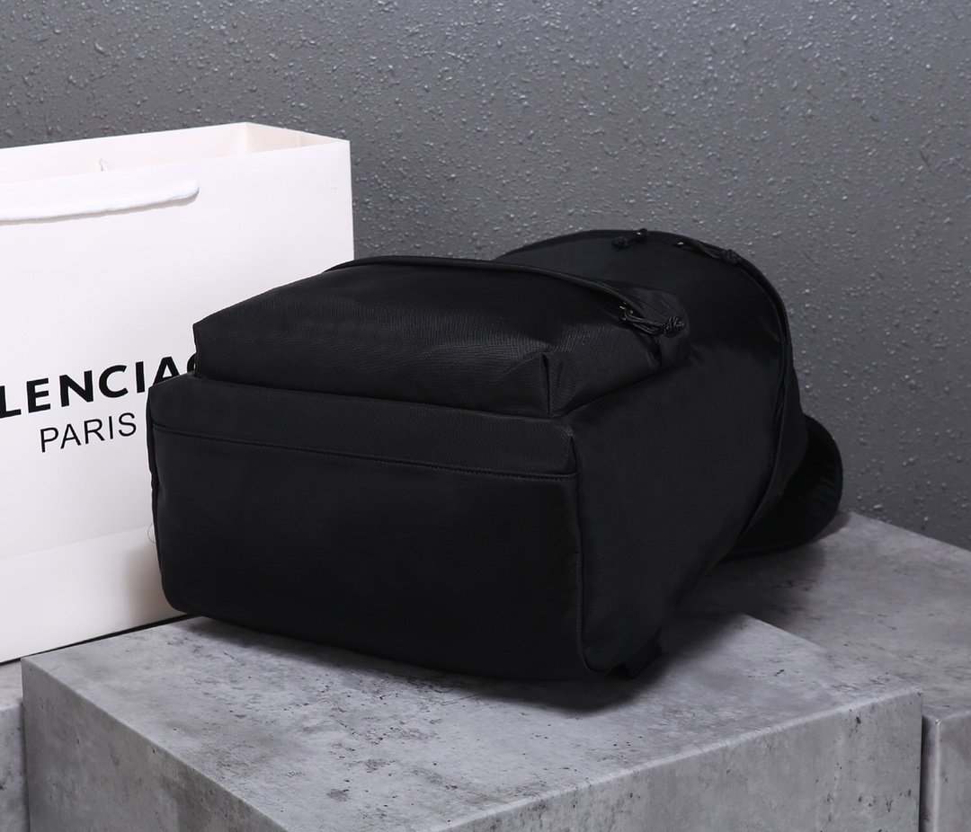 超スーパーコピー後払い国内発送 Balenciaga バレンシアガ バッグ 実物の写真 N品代引き対応送料無料安全必ず届く信用できるサイト