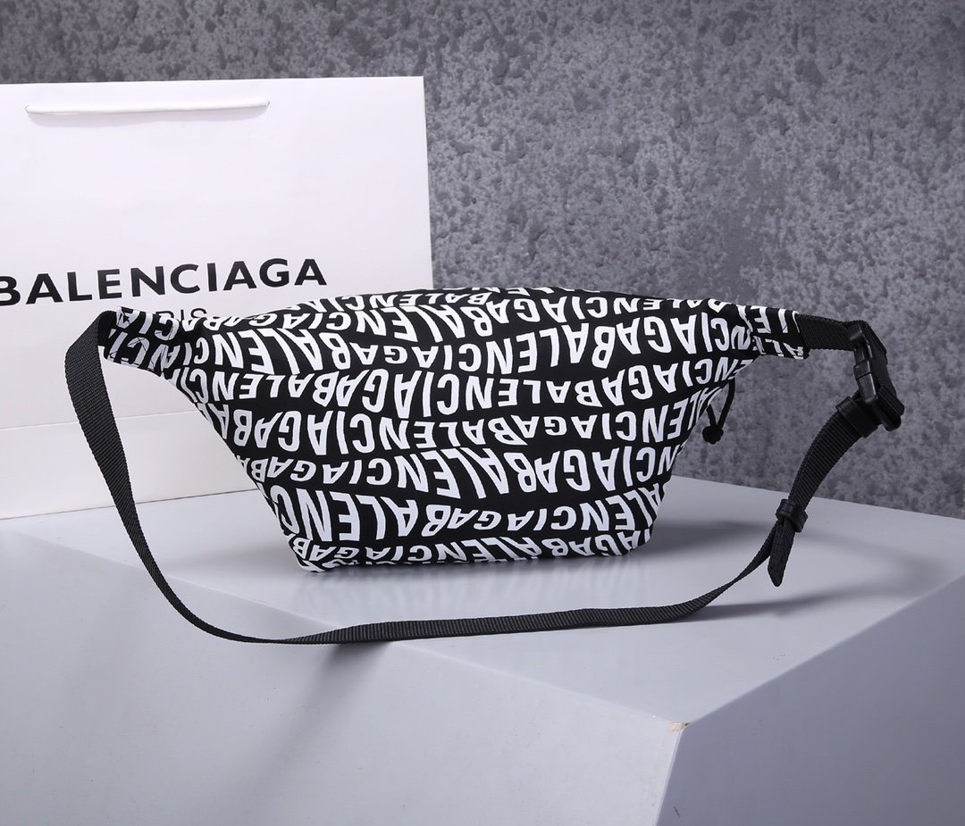 超スーパーコピー後払い国内発送 Balenciaga バレンシアガ バッグ 実物の写真 N品代引き対応送料無料安全必ず届く信用できるサイト