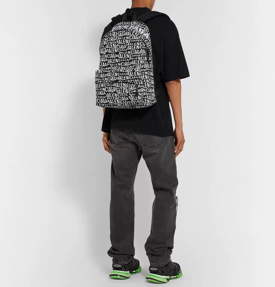 超スーパーコピー後払い国内発送 Balenciaga バレンシアガ バッグ 実物の写真 N品代引き対応送料無料安全必ず届く信用できるサイト