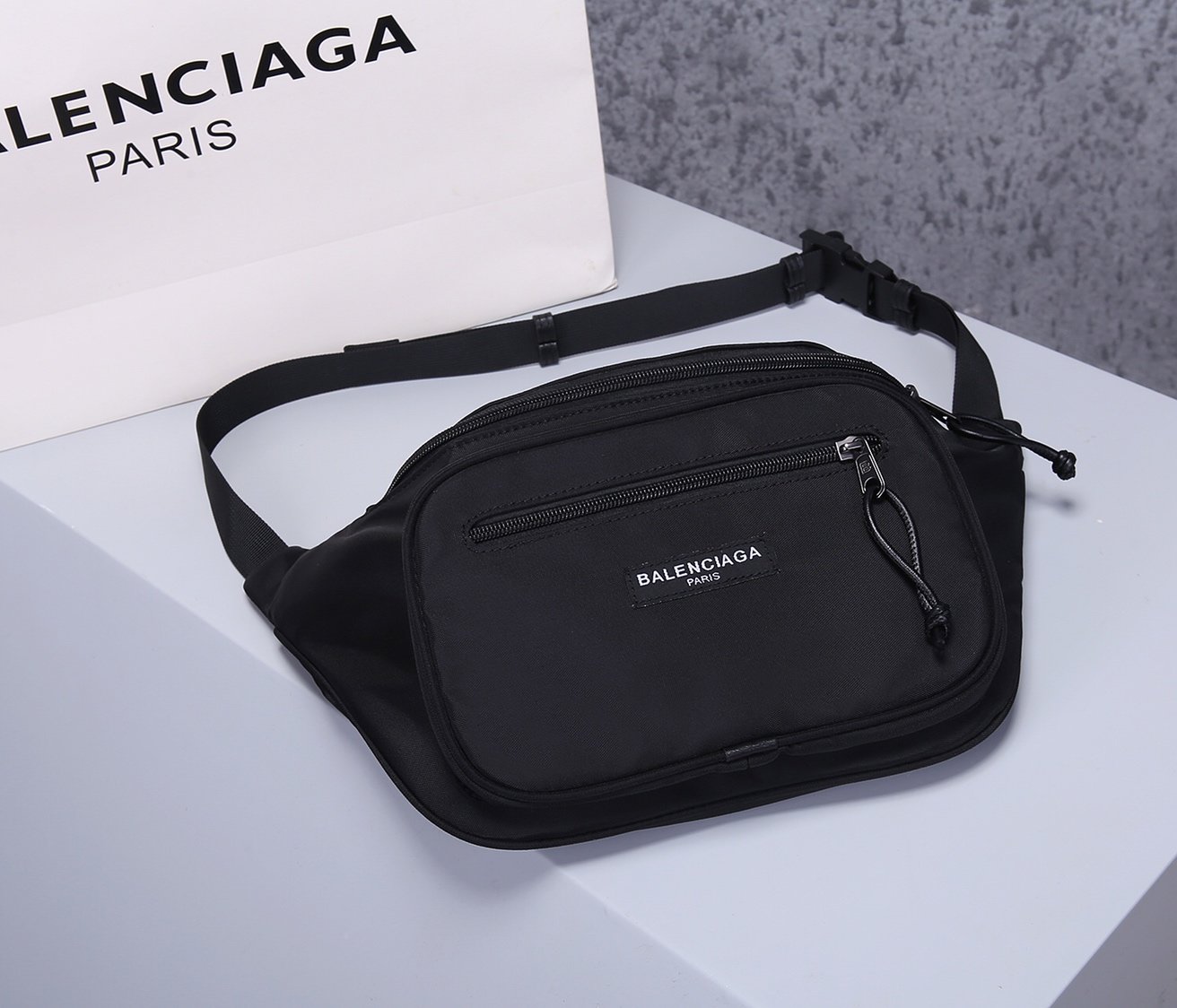 超スーパーコピー後払い国内発送 Balenciaga バレンシアガ バッグ 実物の写真 N品代引き対応送料無料安全必ず届く信用できるサイト