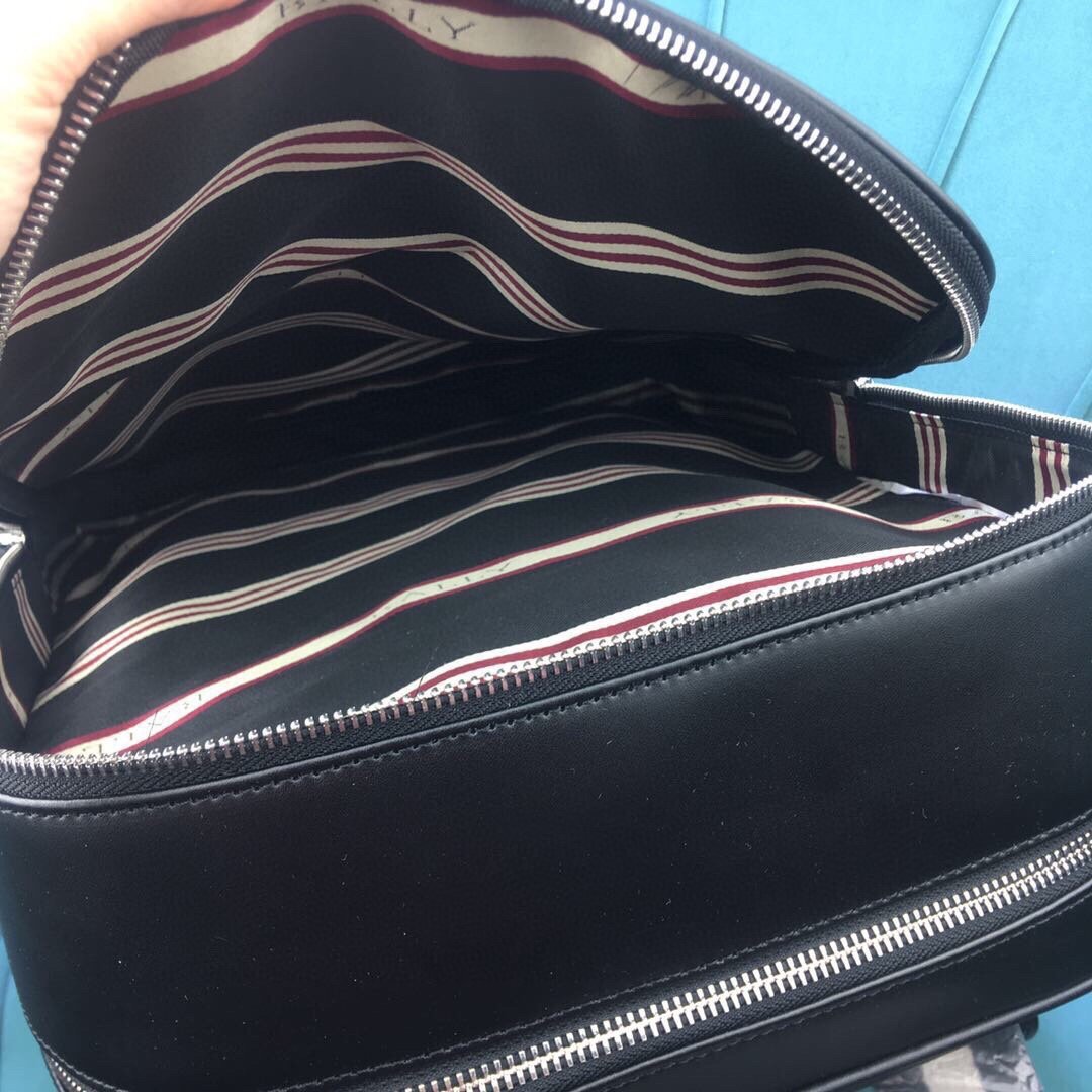 最高品質N品バリー  bally 実物の写真 スーパーコピーバッグ代引き可能国内発送後払い安全必ず届く信用できるサイト