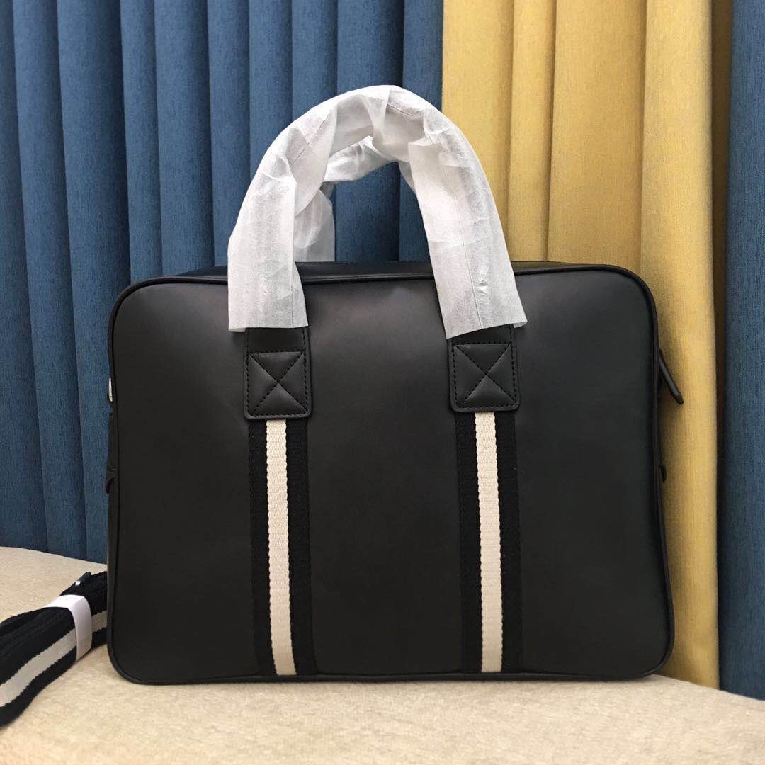 最高品質N品バリー  bally 実物の写真 スーパーコピーバッグ代引き可能国内発送後払い安全必ず届く信用できるサイト