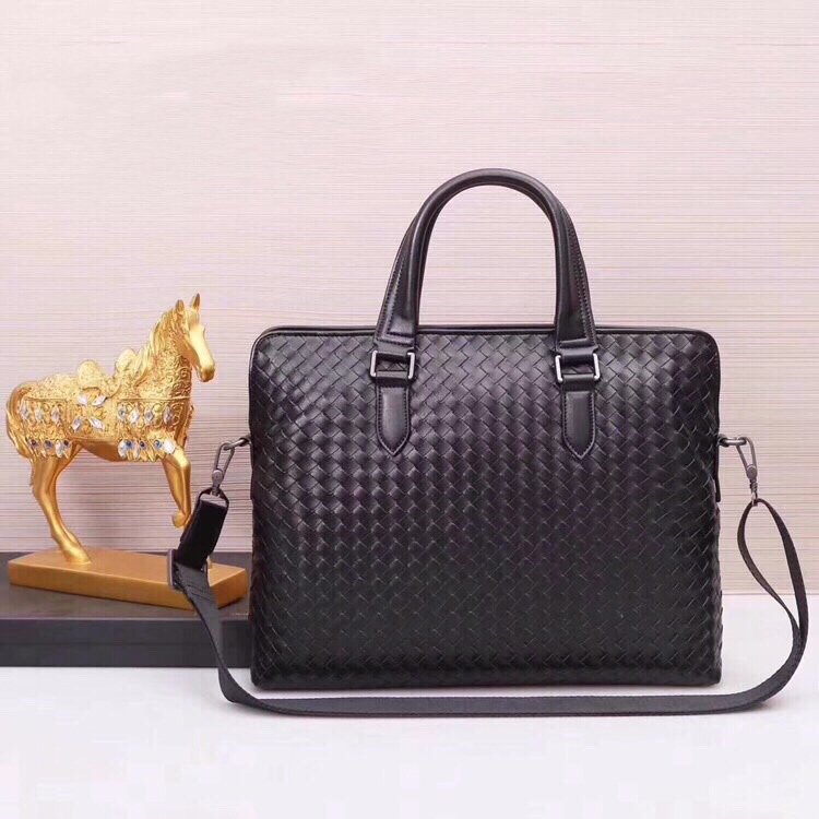スーパーコピー代引き対応 ボッテガ・ヴェネタ  Bottega Veneta バッグ 実物の写真 N品後払い国内発送送料無料安全必ず届く信用できるサイト