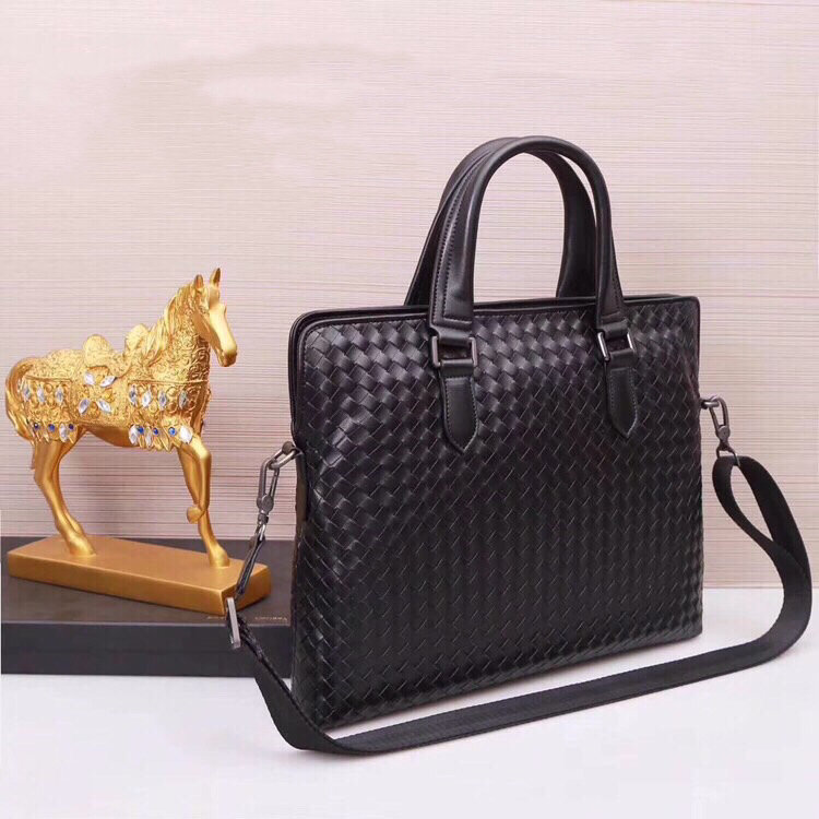 スーパーコピー代引き対応 ボッテガ・ヴェネタ  Bottega Veneta バッグ 実物の写真 N品後払い国内発送送料無料安全必ず届く信用できるサイト