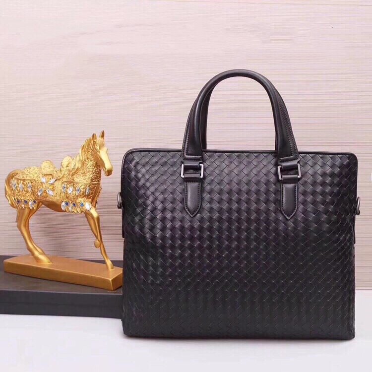 スーパーコピー代引き対応 ボッテガ・ヴェネタ  Bottega Veneta バッグ 実物の写真 N品後払い国内発送送料無料安全必ず届く信用できるサイト