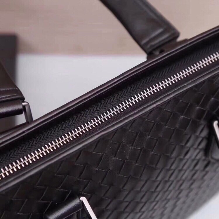 スーパーコピー代引き対応 ボッテガ・ヴェネタ  Bottega Veneta バッグ 実物の写真 N品後払い国内発送送料無料安全必ず届く信用できるサイト
