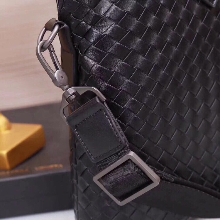 スーパーコピー代引き対応 ボッテガ・ヴェネタ  Bottega Veneta バッグ 実物の写真 N品後払い国内発送送料無料安全必ず届く信用できるサイト