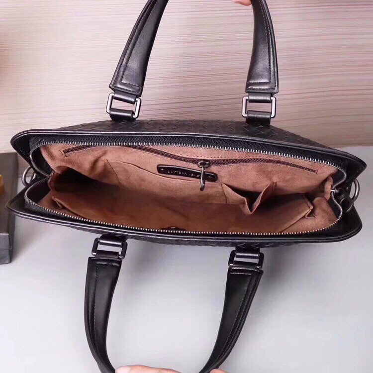 スーパーコピー代引き対応 ボッテガ・ヴェネタ  Bottega Veneta バッグ 実物の写真 N品後払い国内発送送料無料安全必ず届く信用できるサイト