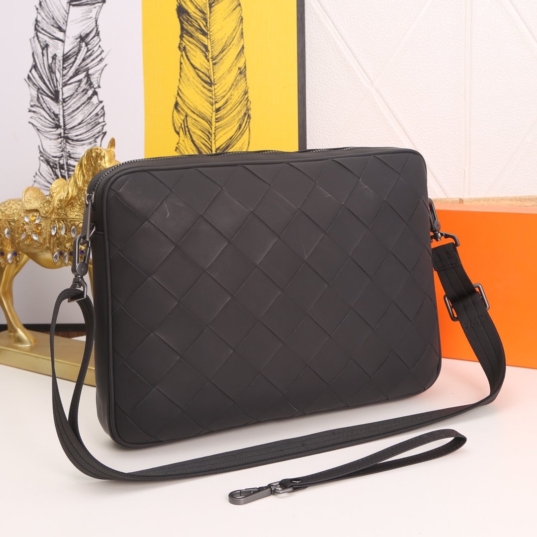 スーパーコピー代引き対応 ボッテガ・ヴェネタ  Bottega Veneta バッグ 実物の写真 N品後払い国内発送送料無料安全必ず届く信用できるサイト