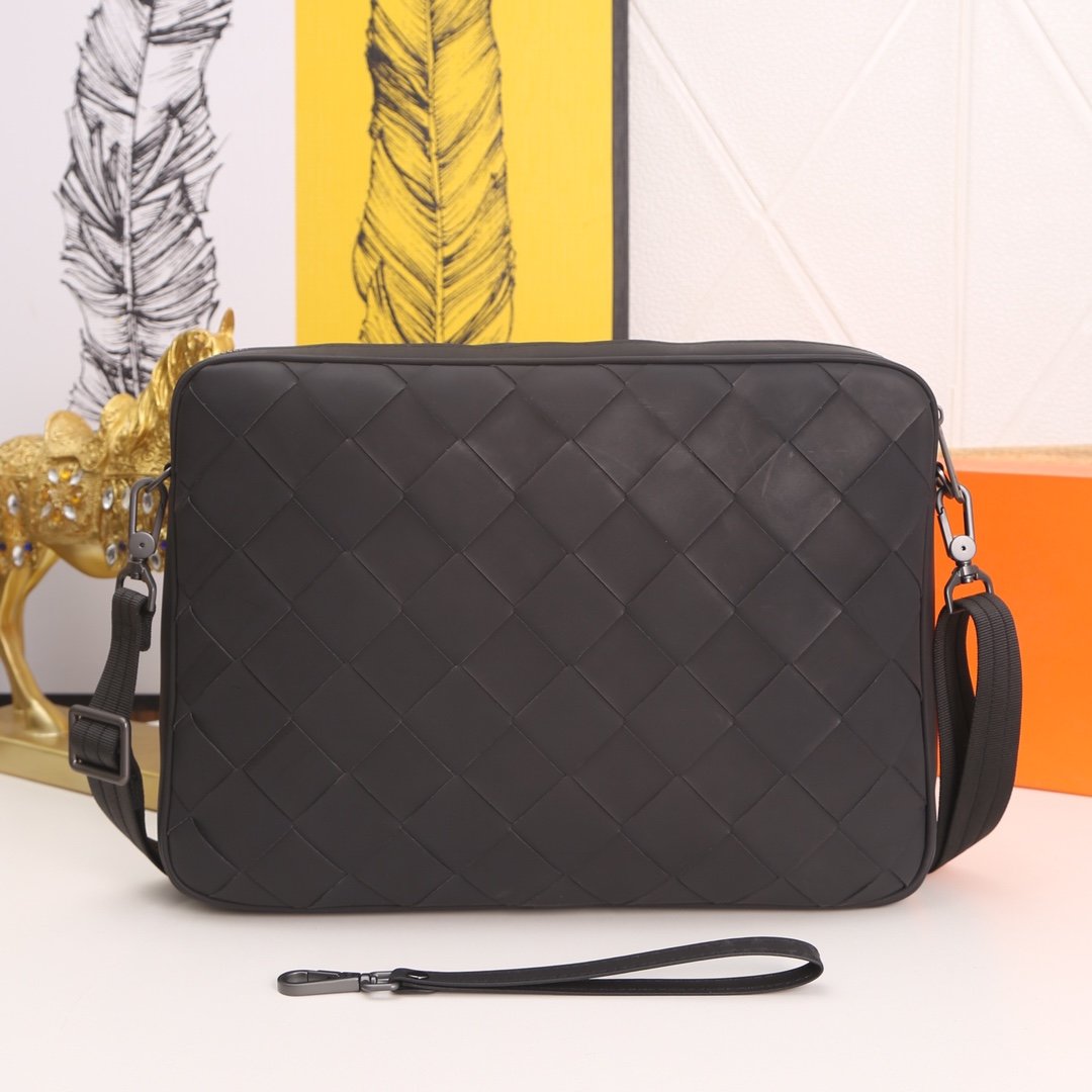 スーパーコピー代引き対応 ボッテガ・ヴェネタ  Bottega Veneta バッグ 実物の写真 N品後払い国内発送送料無料安全必ず届く信用できるサイト