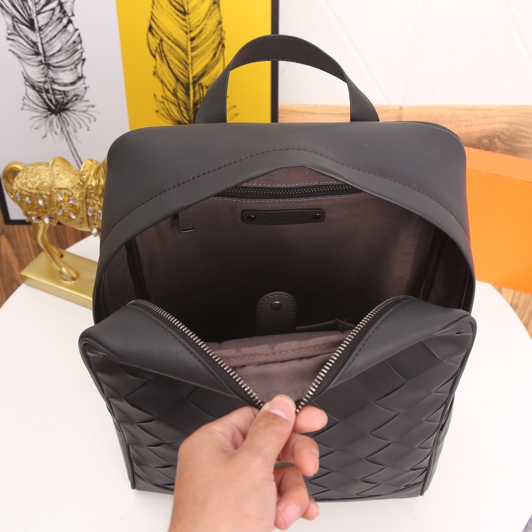 スーパーコピー代引き対応 ボッテガ・ヴェネタ  Bottega Veneta バッグ 実物の写真 N品後払い国内発送送料無料安全必ず届く信用できるサイト