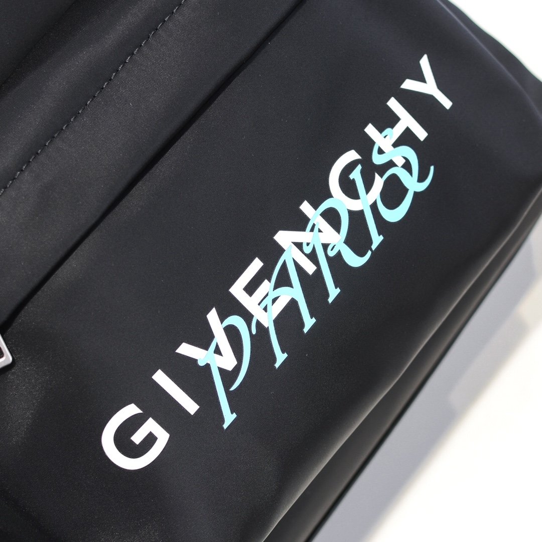 送料無料ジバンシー Givenchy バッグ実物の写真スーパーコピーN品代引き対応国内発送後払い安全必ず届く人気サイト