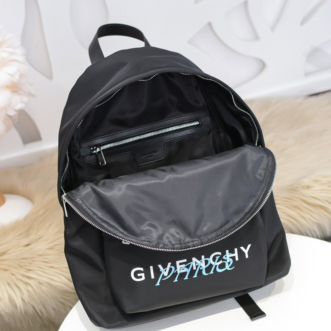 送料無料ジバンシー Givenchy バッグ実物の写真スーパーコピーN品代引き対応国内発送後払い安全必ず届く人気サイト