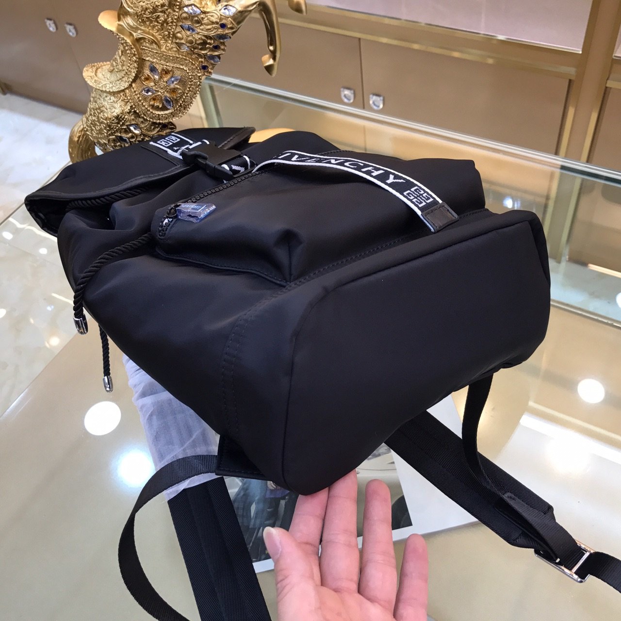 送料無料ジバンシー Givenchy バッグ実物の写真スーパーコピーN品代引き対応国内発送後払い安全必ず届く人気サイト