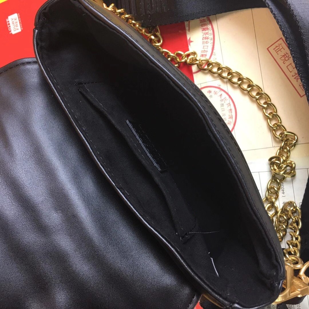 送料無料新入荷ルイヴィトンLouis Vuittonショルダーバッグ スーパーコピー財布代引き可能国内発送後払い安全必ず届く信用できるサイト