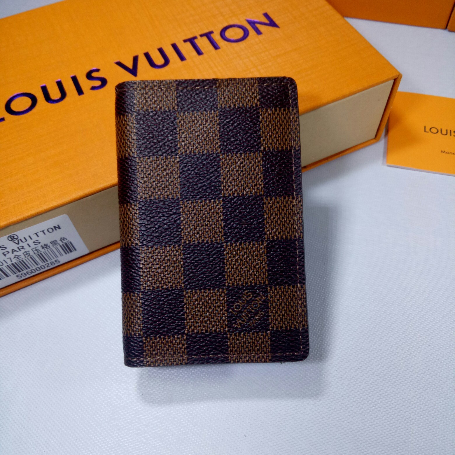送料無料新入荷ルイヴィトンLouis Vuitton短財布実物の写真スーパーコピー代引き可能国内発送後払い安全必ず届く信用できるサイトト