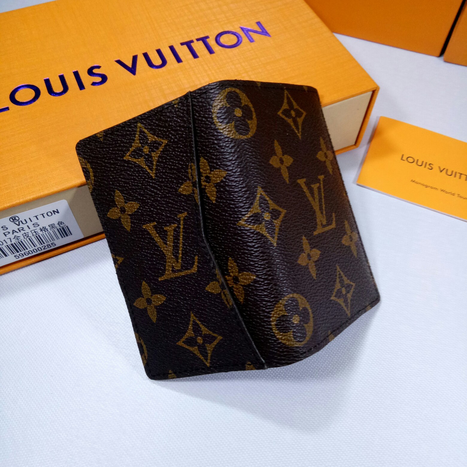 送料無料新入荷ルイヴィトンLouis Vuitton短財布実物の写真スーパーコピー代引き可能国内発送後払い安全必ず届く信用できるサイトト