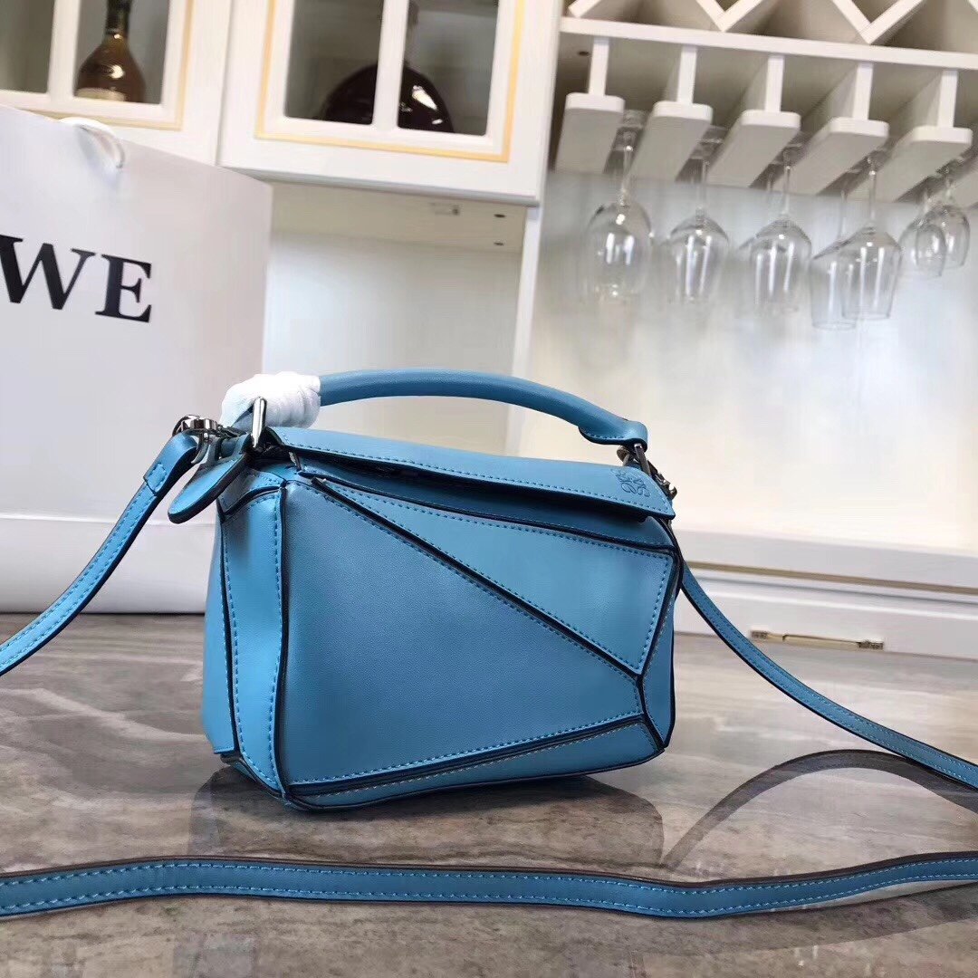 送料無料新入荷Loeweロエベスーパーコピー代引き可能国内発送後払い安全必ず届く信用できるサイトト