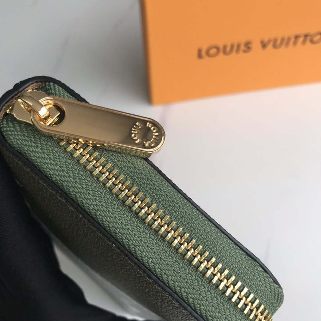 送料無料新入荷ルイヴィトンLouis Vuitton財布実物の写真スーパーコピー代引き可能国内発送後払い安全必ず届く信用できるサイトト