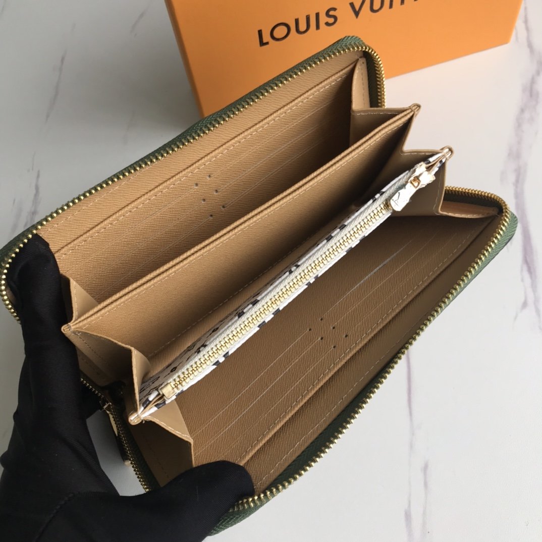 送料無料新入荷ルイヴィトンLouis Vuitton財布実物の写真スーパーコピー代引き可能国内発送後払い安全必ず届く信用できるサイトト