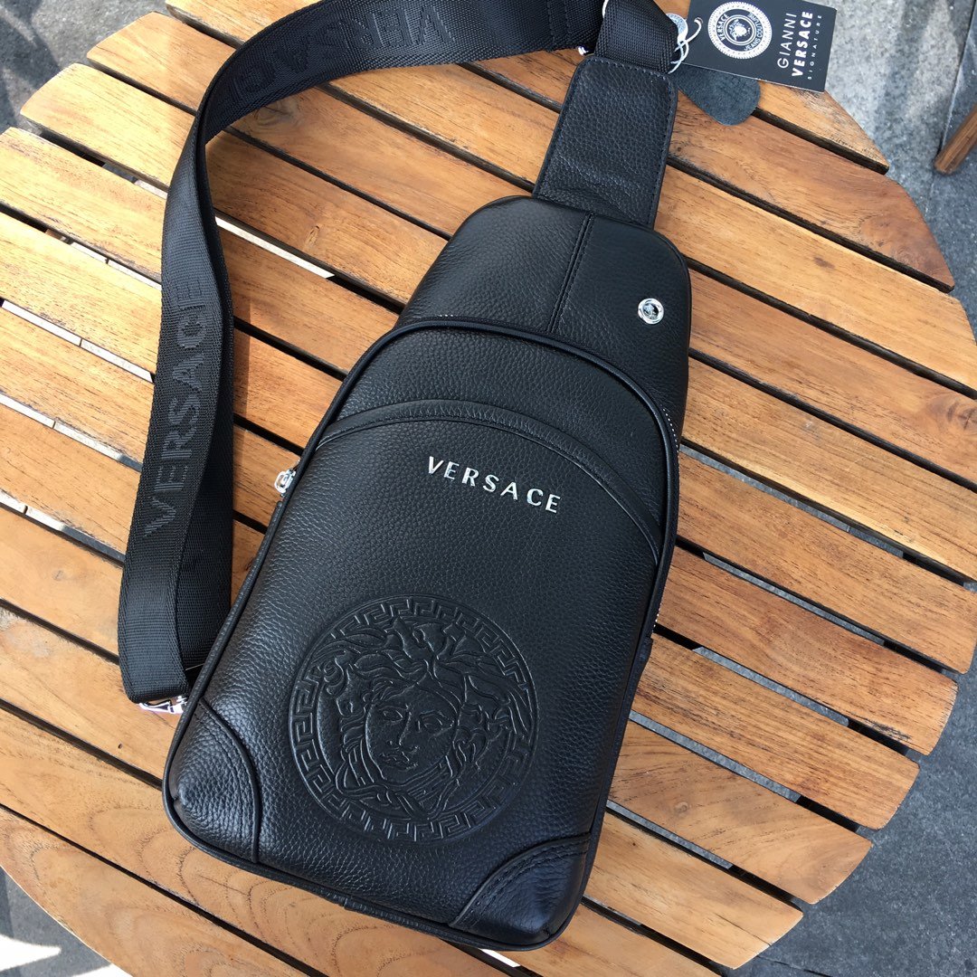 偽物おすすめ口コミVersace ヴェルサーチ 実物の写真スーパーコピーバッグN品代引き対応国内発送後払い安全必ず届く人気サイト