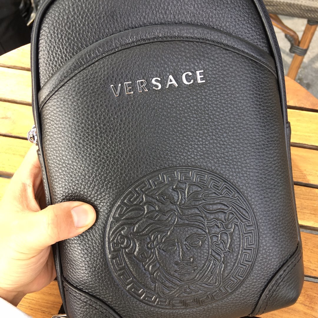 偽物おすすめ口コミVersace ヴェルサーチ 実物の写真スーパーコピーバッグN品代引き対応国内発送後払い安全必ず届く人気サイト