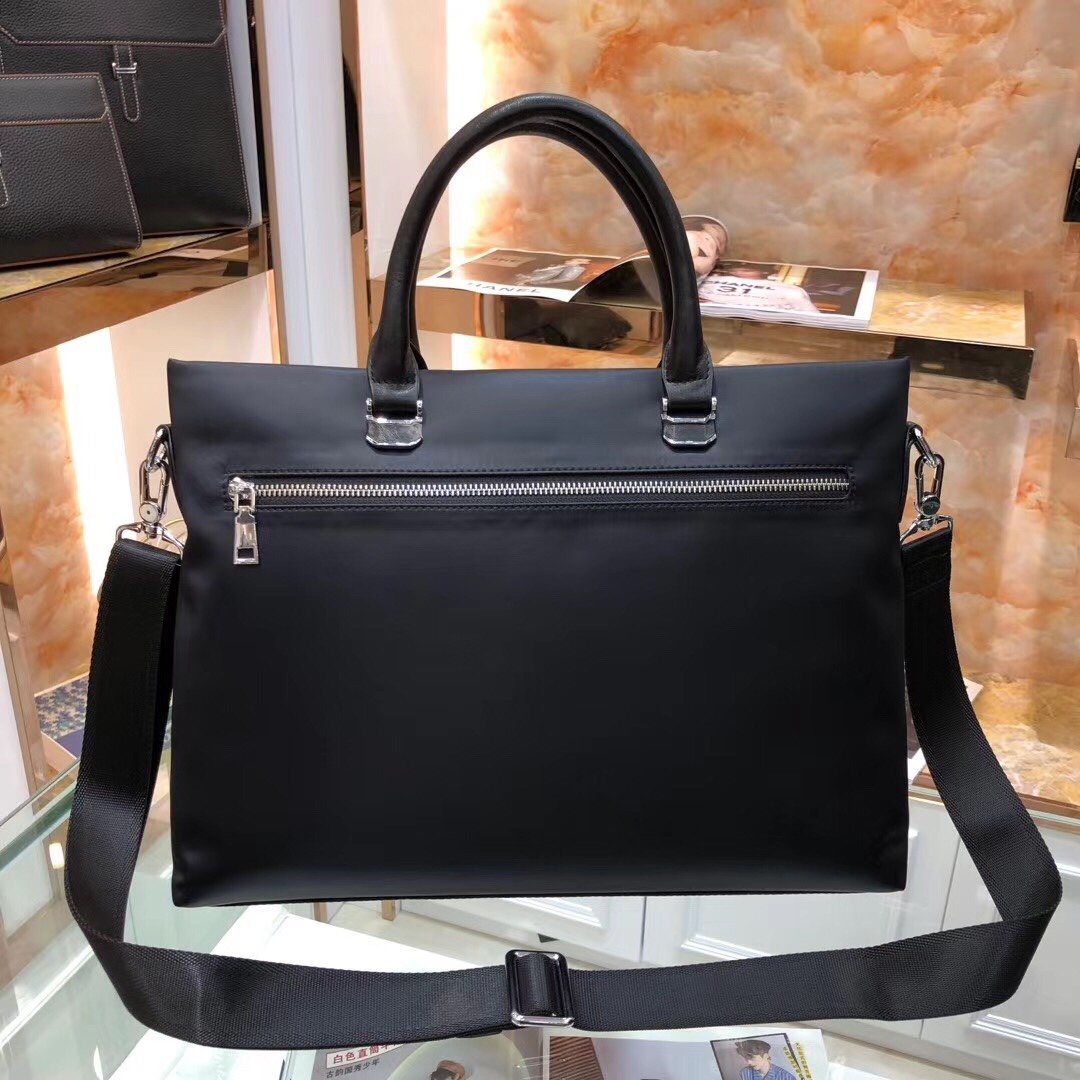 偽物おすすめ口コミVersace ヴェルサーチ 実物の写真スーパーコピーバッグN品代引き対応国内発送後払い安全必ず届く人気サイト