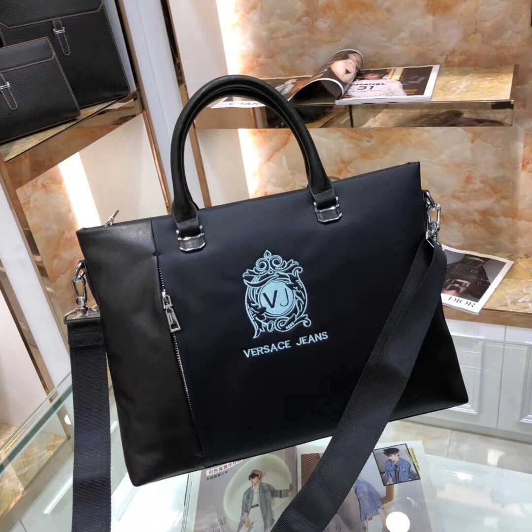 偽物おすすめ口コミVersace ヴェルサーチ 実物の写真スーパーコピーバッグN品代引き対応国内発送後払い安全必ず届く人気サイト