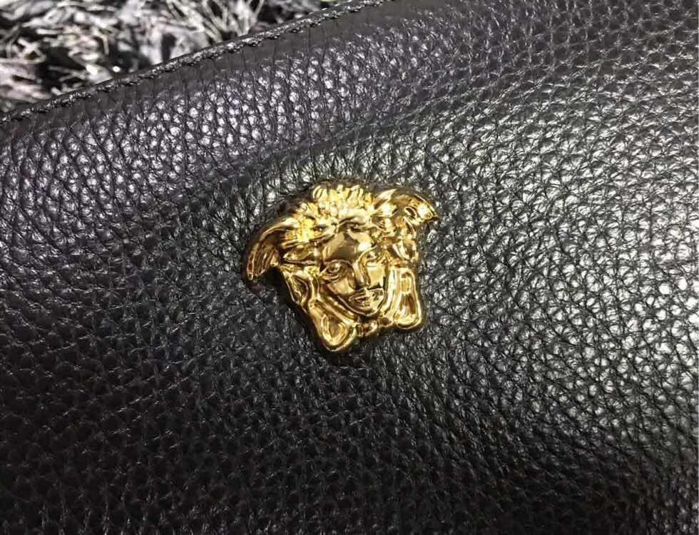偽物おすすめ口コミVersace ヴェルサーチ 実物の写真スーパーコピーバッグN品代引き対応国内発送後払い安全必ず届く人気サイト