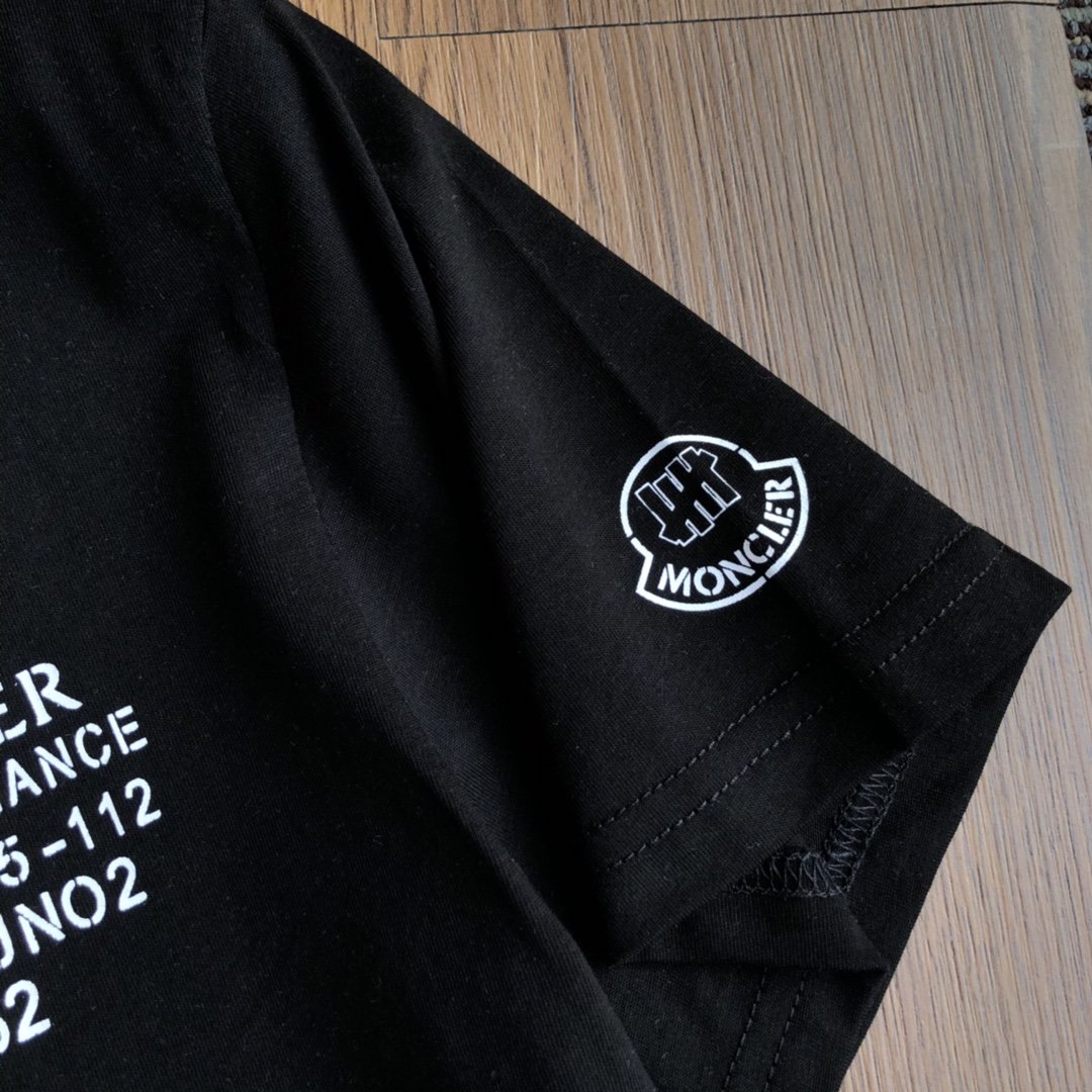 国内発送後払いモンクレール Moncler 半袖 2色メンズ/レディース Tシャツ 実物の写真 スーパーコピーTシャツN品代引き対応送料無料