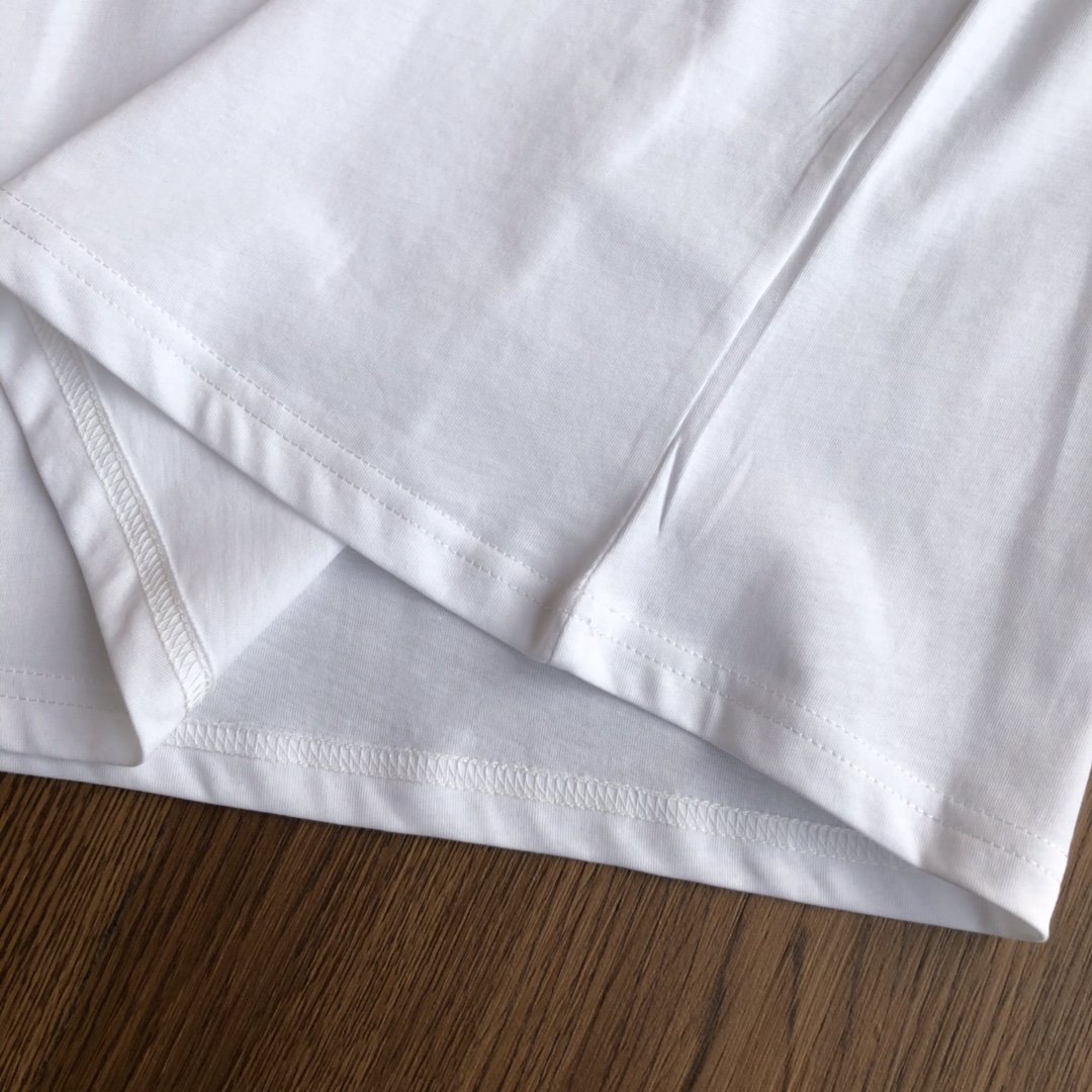 国内発送後払いモンクレール Moncler 半袖 メンズ/レディース Tシャツ 実物の写真 スーパーコピーTシャツN品代引き対応送料無料安全必ず届く信用できるサイト
