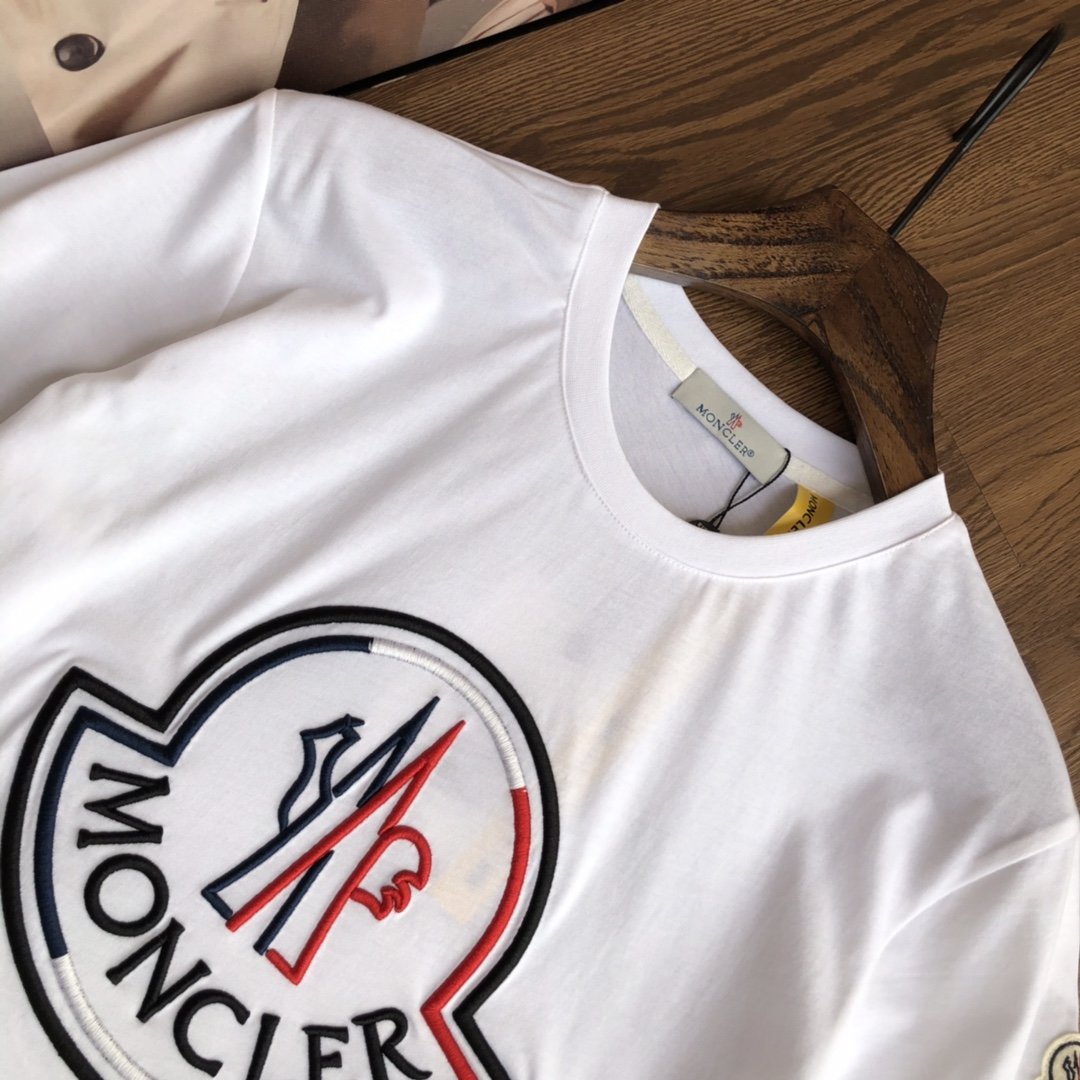 国内発送後払いモンクレール Moncler 半袖 メンズ/レディース Tシャツ 実物の写真 スーパーコピーTシャツN品代引き対応送料無料安全必ず届く信用できるサイト