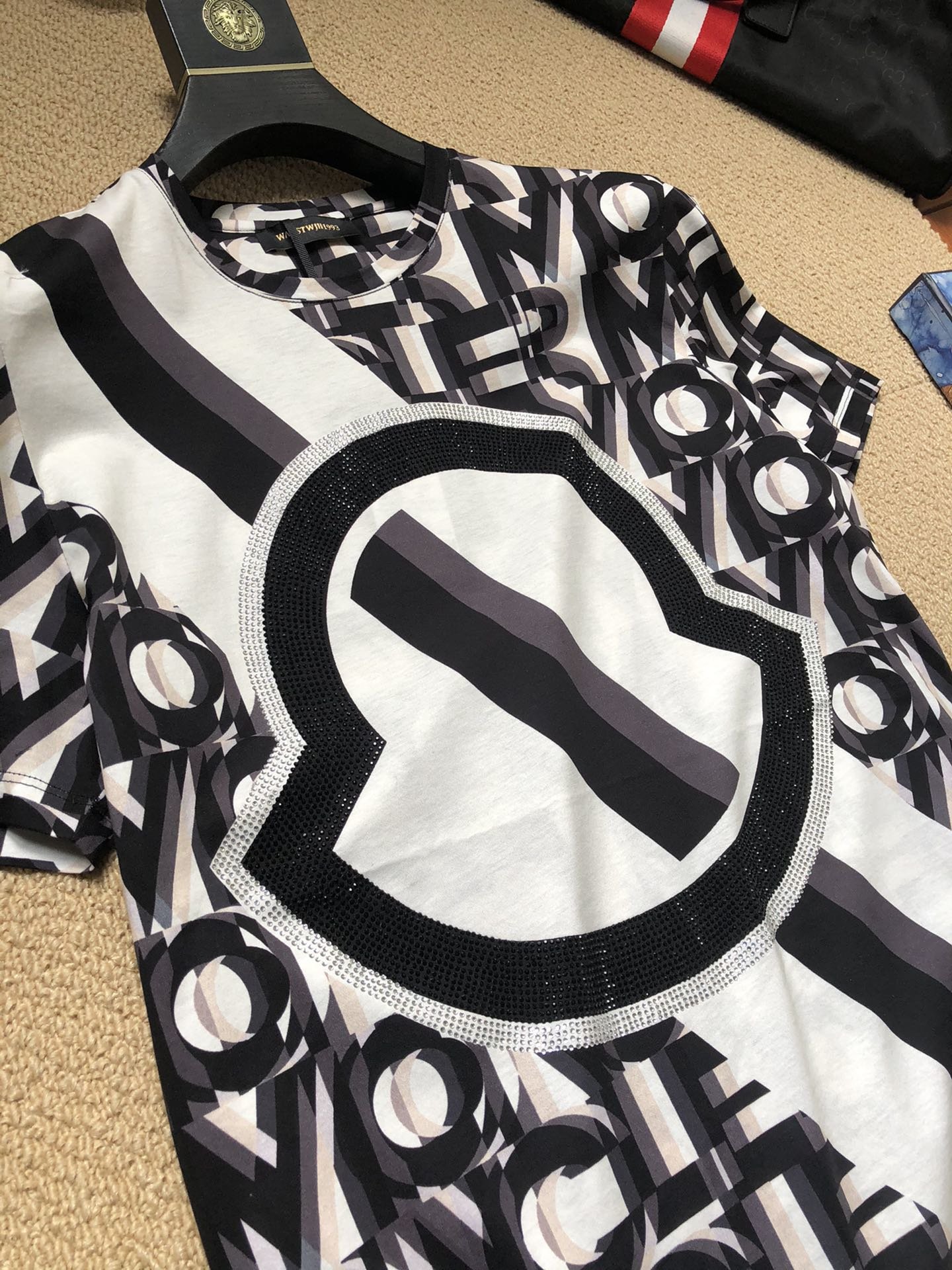 国内発送後払いモンクレール Moncler 半袖 メンズ/レディース Tシャツ 実物の写真 スーパーコピーTシャツN品代引き対応送料無料安全必ず届く信用できるサイト