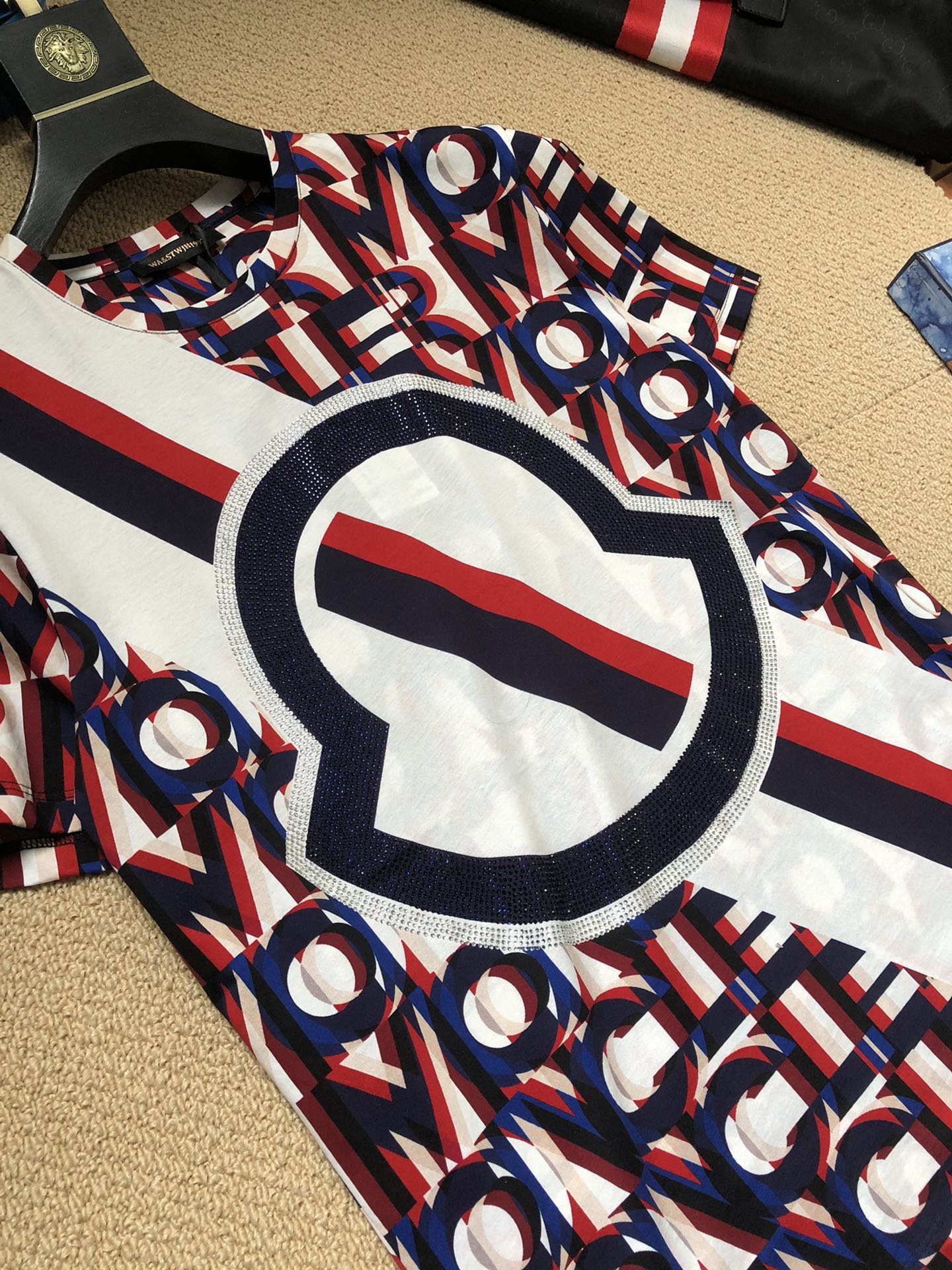 国内発送後払いモンクレール Moncler 半袖 メンズ/レディース Tシャツ 実物の写真 スーパーコピーTシャツN品代引き対応送料無料安全必ず届く信用できるサイト