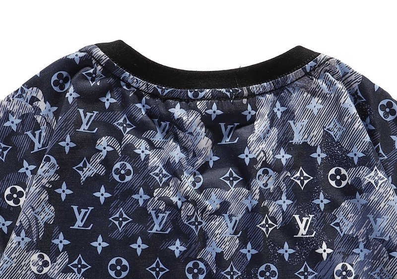 絶大な人気を誇るルイヴィトン Louis Vuitton 半袖 メンズ/レディース 実物の写真 スーパーコピーTシャツ代引き対応国内発送後払い送料無料安全必ず届く信用できるサイト