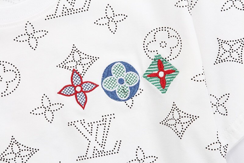 絶大な人気を誇るルイヴィトン Louis Vuitton 半袖 メンズ/レディース 実物の写真 スーパーコピーTシャツ代引き対応国内発送後払い送料無料安全必ず届く信用できるサイト