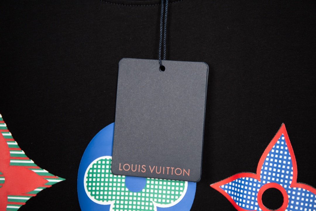 絶大な人気を誇るルイヴィトン Louis Vuitton 半袖 メンズ/レディース 実物の写真 スーパーコピーTシャツ代引き対応国内発送後払い送料無料安全必ず届く信用できるサイト