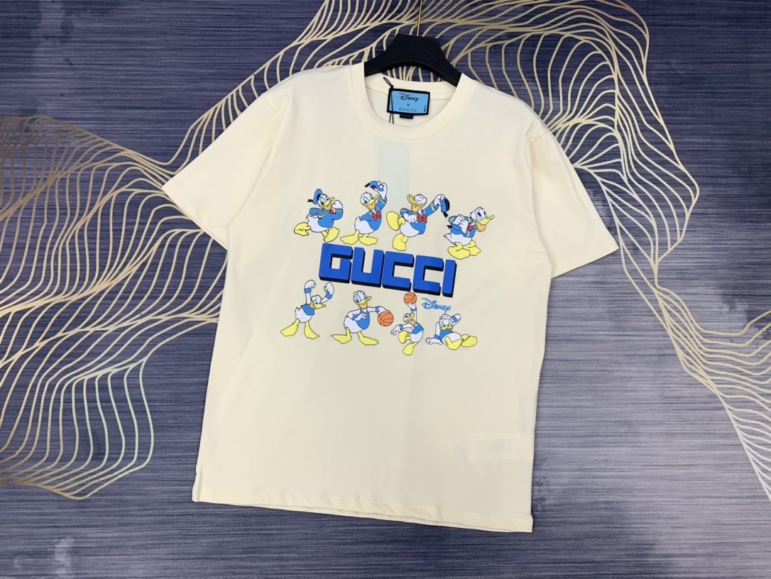 人気が爆発 Gucci グッチ Tシャツ メンズ/レディース ラウンドネック半袖  実物の写真 スーパーコピーN品代引き対応国内発送後払い送料無料安全必ず届く信用できるサイト