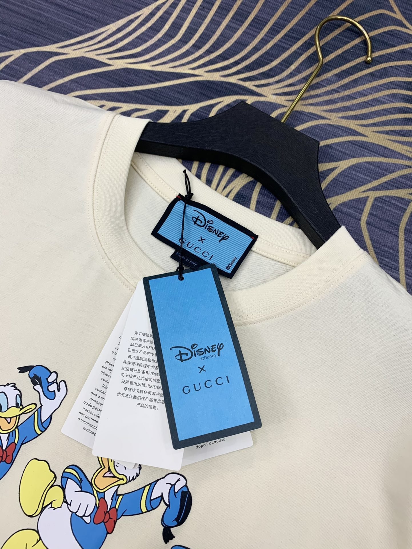 人気が爆発 Gucci グッチ Tシャツ メンズ/レディース ラウンドネック半袖  実物の写真 スーパーコピーN品代引き対応国内発送後払い送料無料安全必ず届く信用できるサイト