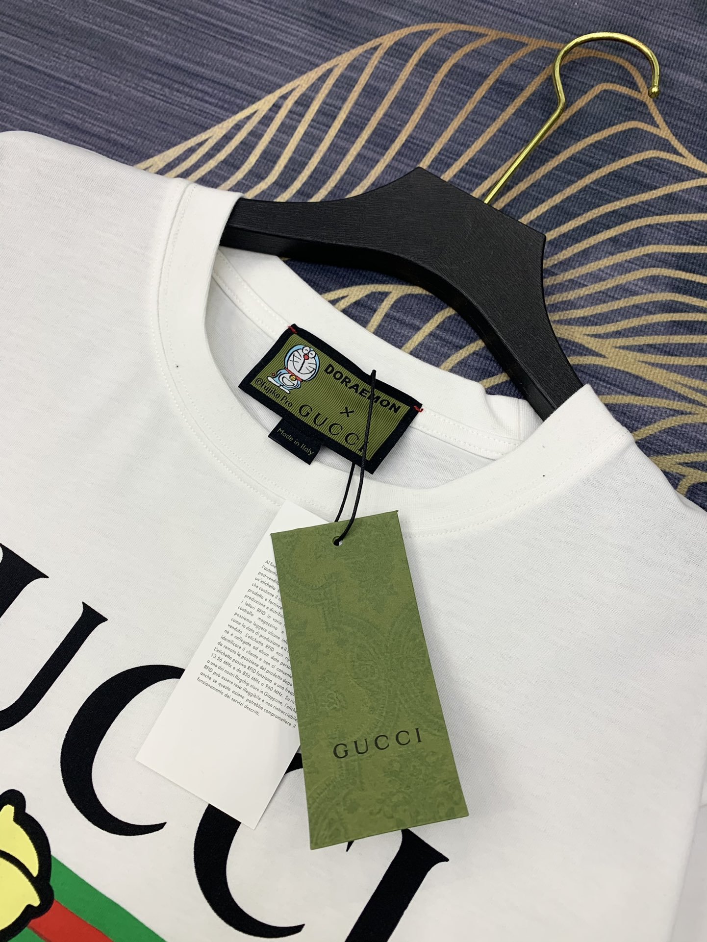 人気が爆発 Gucci グッチ Tシャツ メンズ/レディース ラウンドネック半袖  実物の写真 スーパーコピーN品代引き対応国内発送後払い送料無料安全必ず届く信用できるサイト