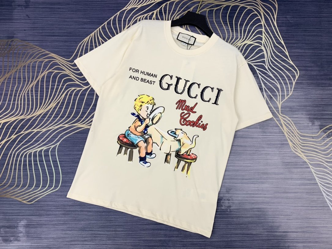 人気が爆発 Gucci グッチ Tシャツ メンズ/レディース ラウンドネック半袖  実物の写真 スーパーコピーN品代引き対応国内発送後払い送料無料安全必ず届く信用できるサイト