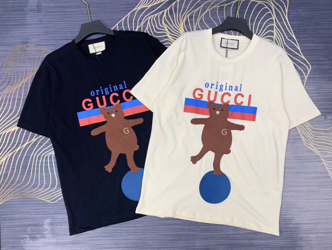 人気が爆発 Gucci グッチ Tシャツ メンズ/レディース ラウンドネック半袖  実物の写真 スーパーコピーN品代引き対応国内発送後払い送料無料安全必ず届く信用できるサイト