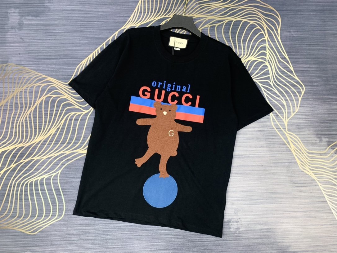 人気が爆発 Gucci グッチ Tシャツ メンズ/レディース ラウンドネック半袖  実物の写真 スーパーコピーN品代引き対応国内発送後払い送料無料安全必ず届く信用できるサイト