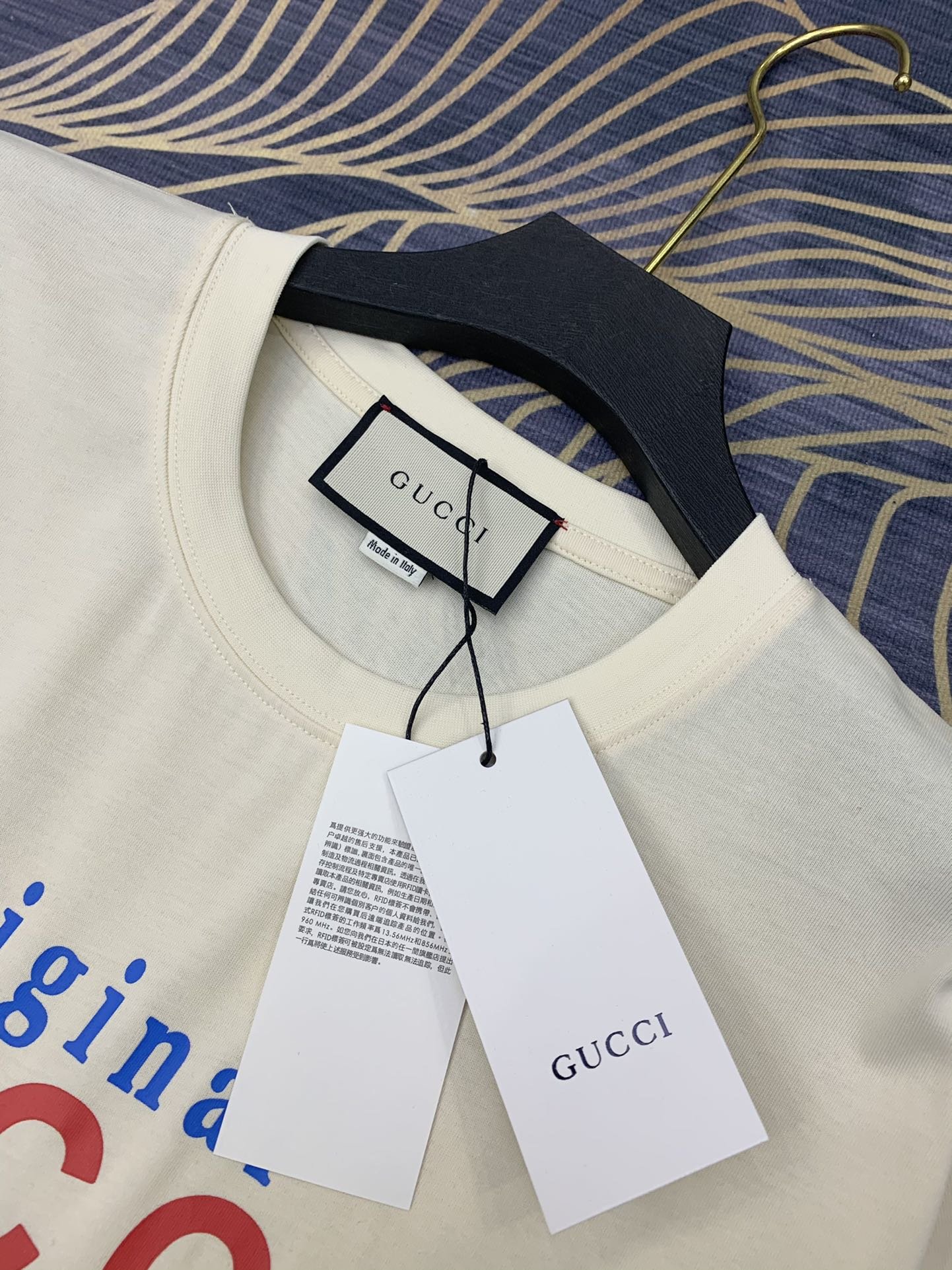 人気が爆発 Gucci グッチ Tシャツ メンズ/レディース ラウンドネック半袖  実物の写真 スーパーコピーN品代引き対応国内発送後払い送料無料安全必ず届く信用できるサイト